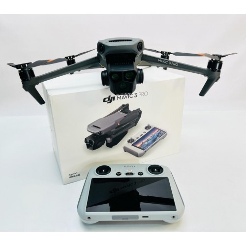 Квадрокоптер DJI Mavic 3 Pro в Чите с пультом DJI RC