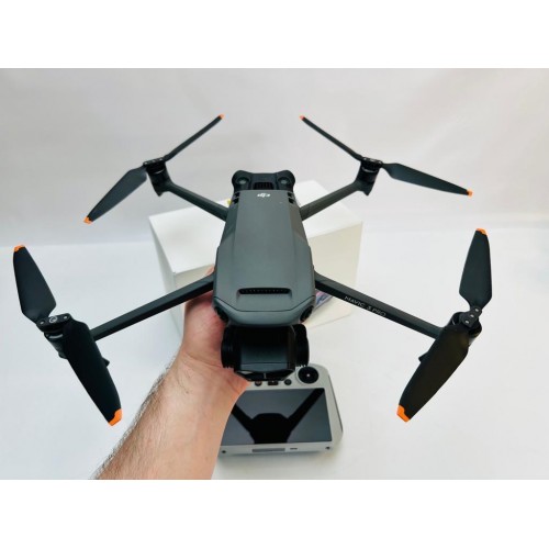 Квадрокоптер DJI Mavic 3 Pro в Чите с пультом DJI RC